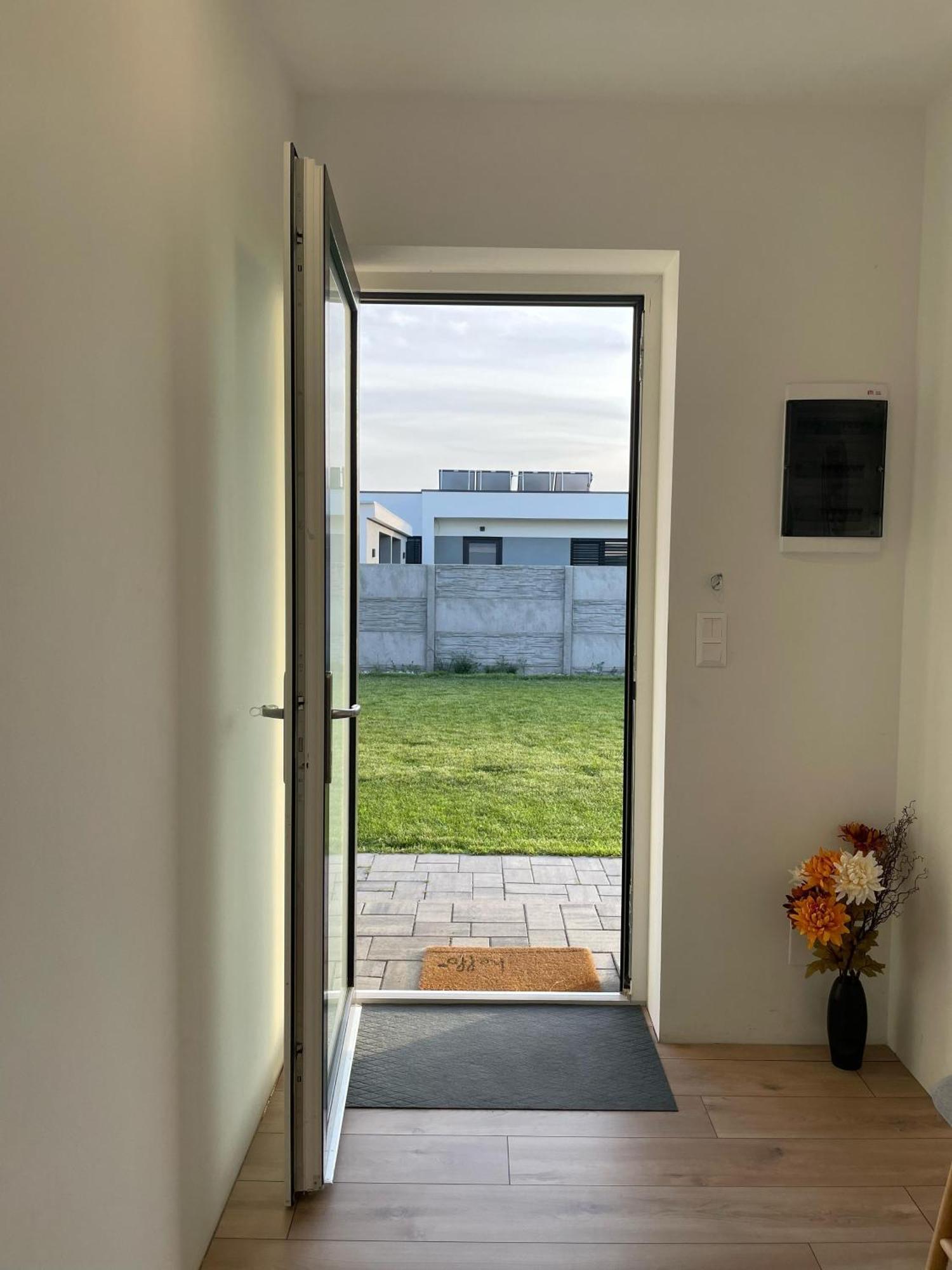 Klimatizovany Apartmanovy Dom, S Virivkou, 1B Senec Eksteriør bilde