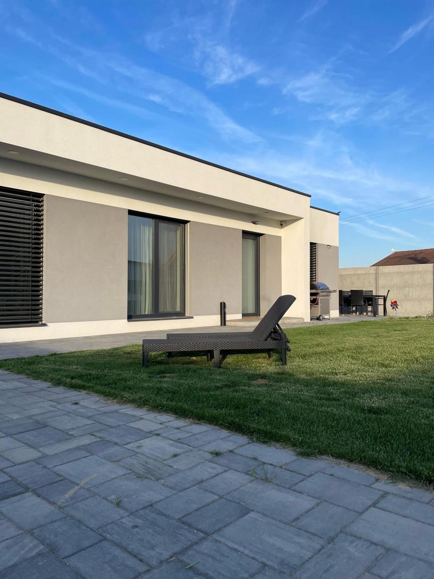 Klimatizovany Apartmanovy Dom, S Virivkou, 1B Senec Eksteriør bilde
